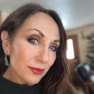 Meet your Posher, Joanie